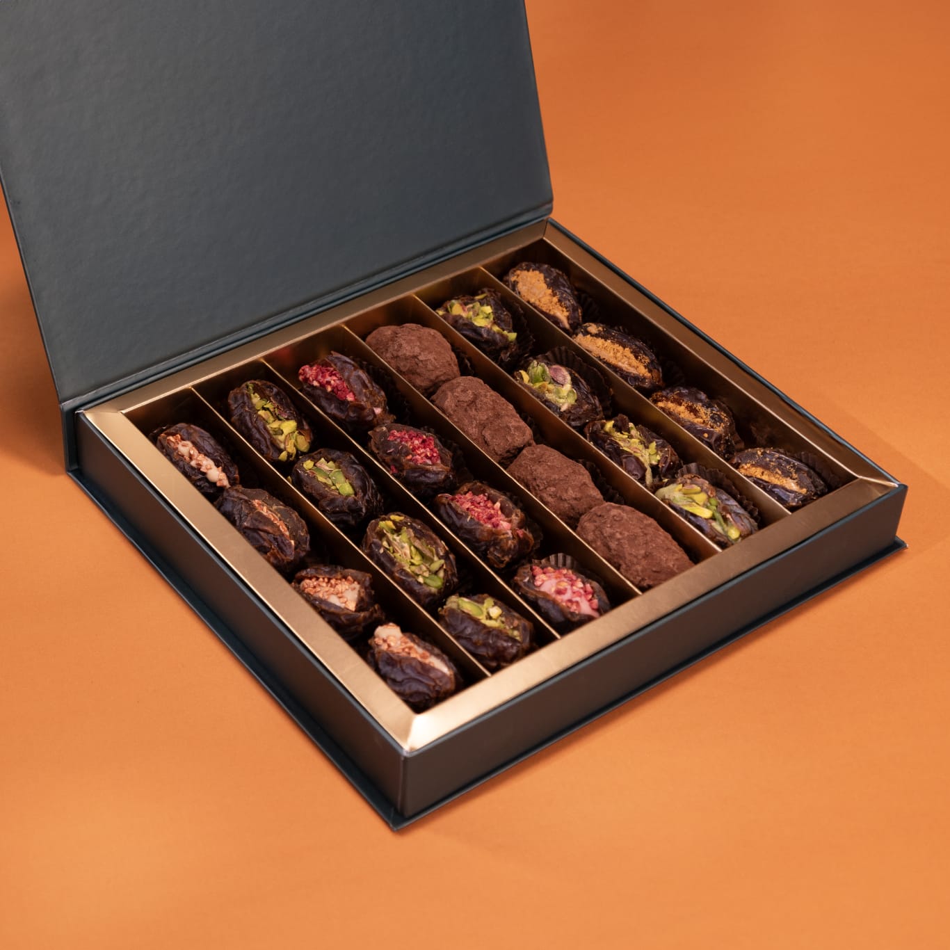 Exquisite Madjool Dates Collection: Elegance in Every Bite – A Ramadan Gifting Essential