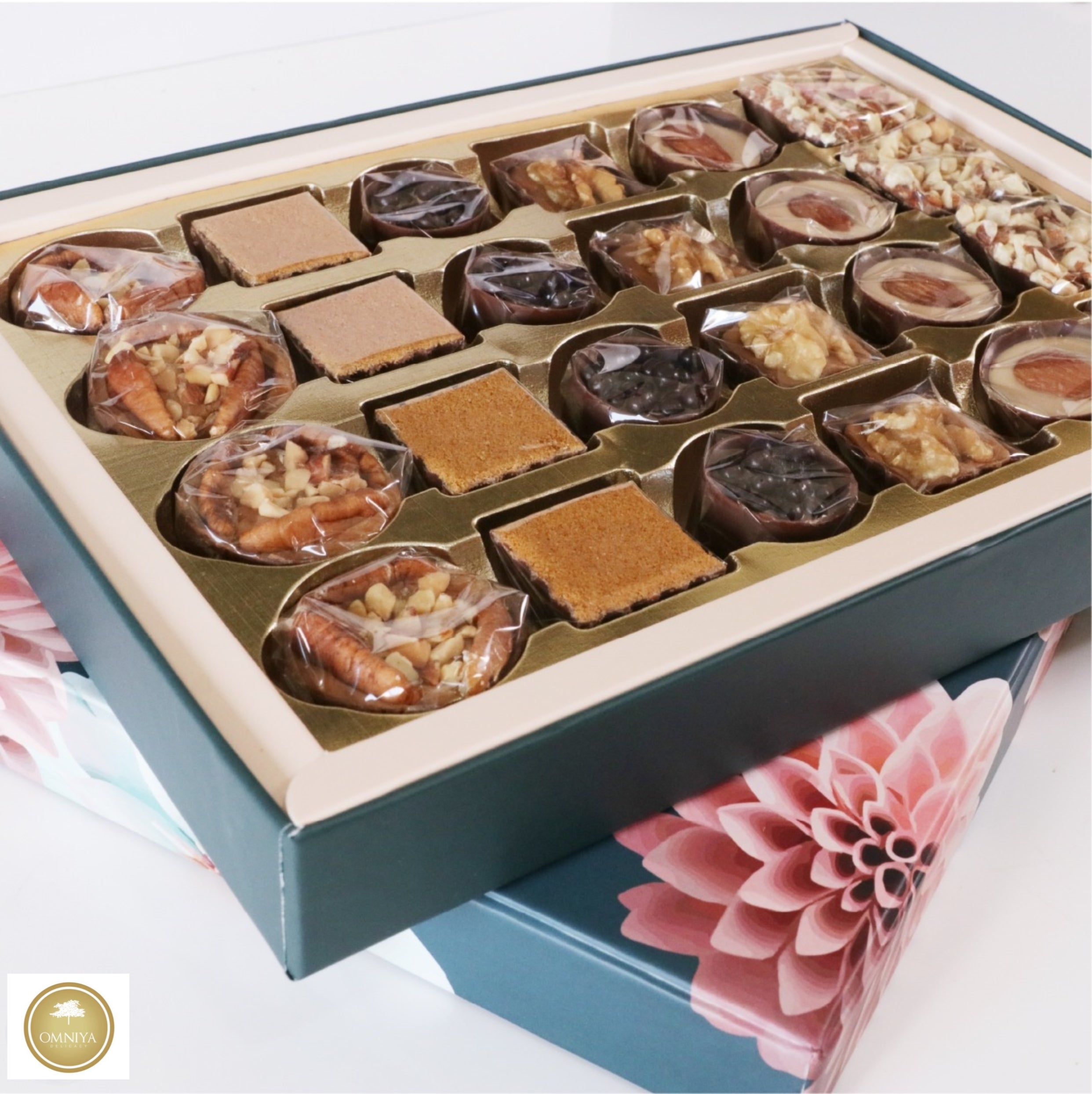 Chocolate Special Roses Box 15.50oz