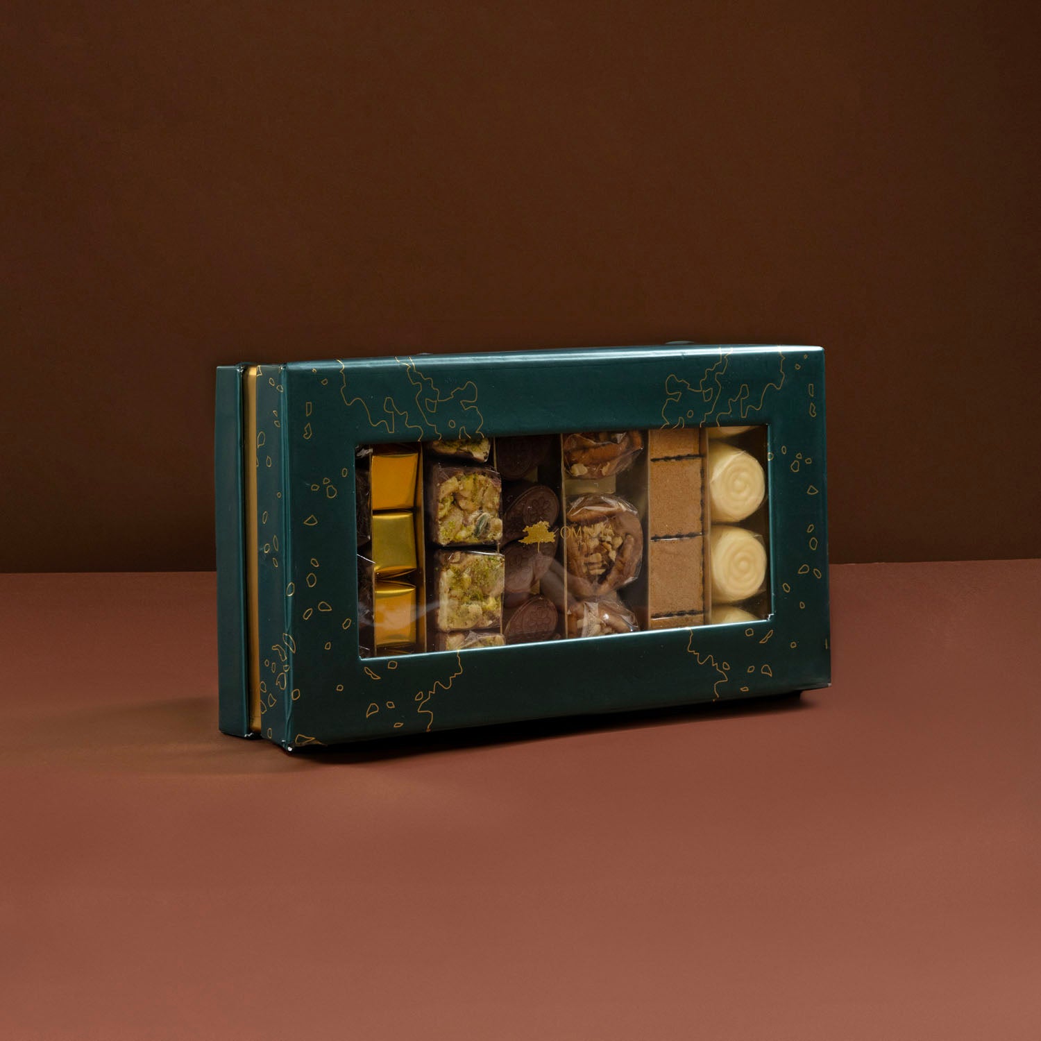 Fruittinia Chocolate Box – 25 Piece Premium Assorted Collection Inspired by Mediterranean & Arabic Desserts – Includes Halawa, Kunafa, Cheesecake, Pistachio & Cotton Candy Chocolates – Luxurious Gift for All Occasions