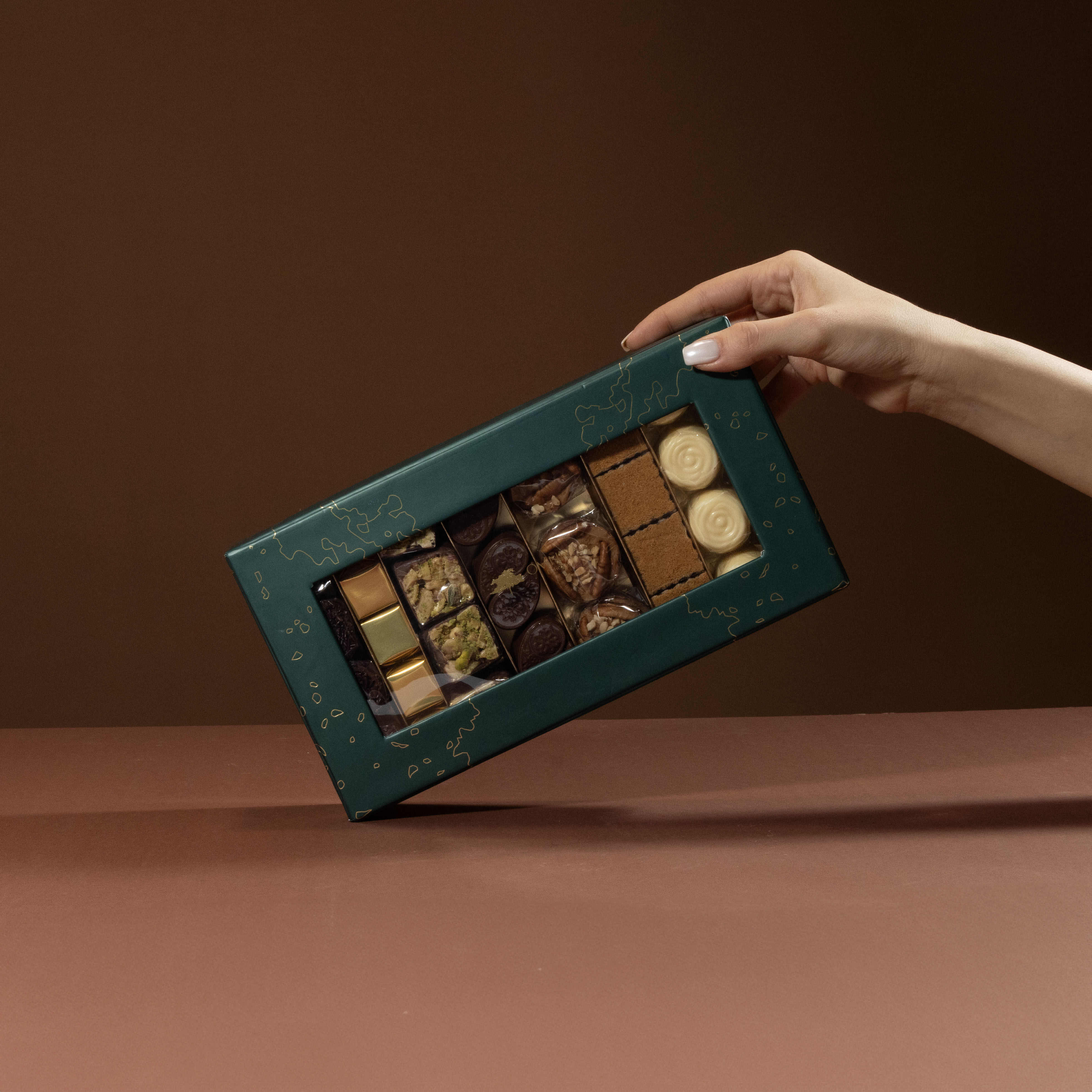 Fruittinia Chocolate Box – 25 Piece Premium Assorted Collection Inspired by Mediterranean & Arabic Desserts – Includes Halawa, Kunafa, Cheesecake, Pistachio & Cotton Candy Chocolates – Luxurious Gift for All Occasions