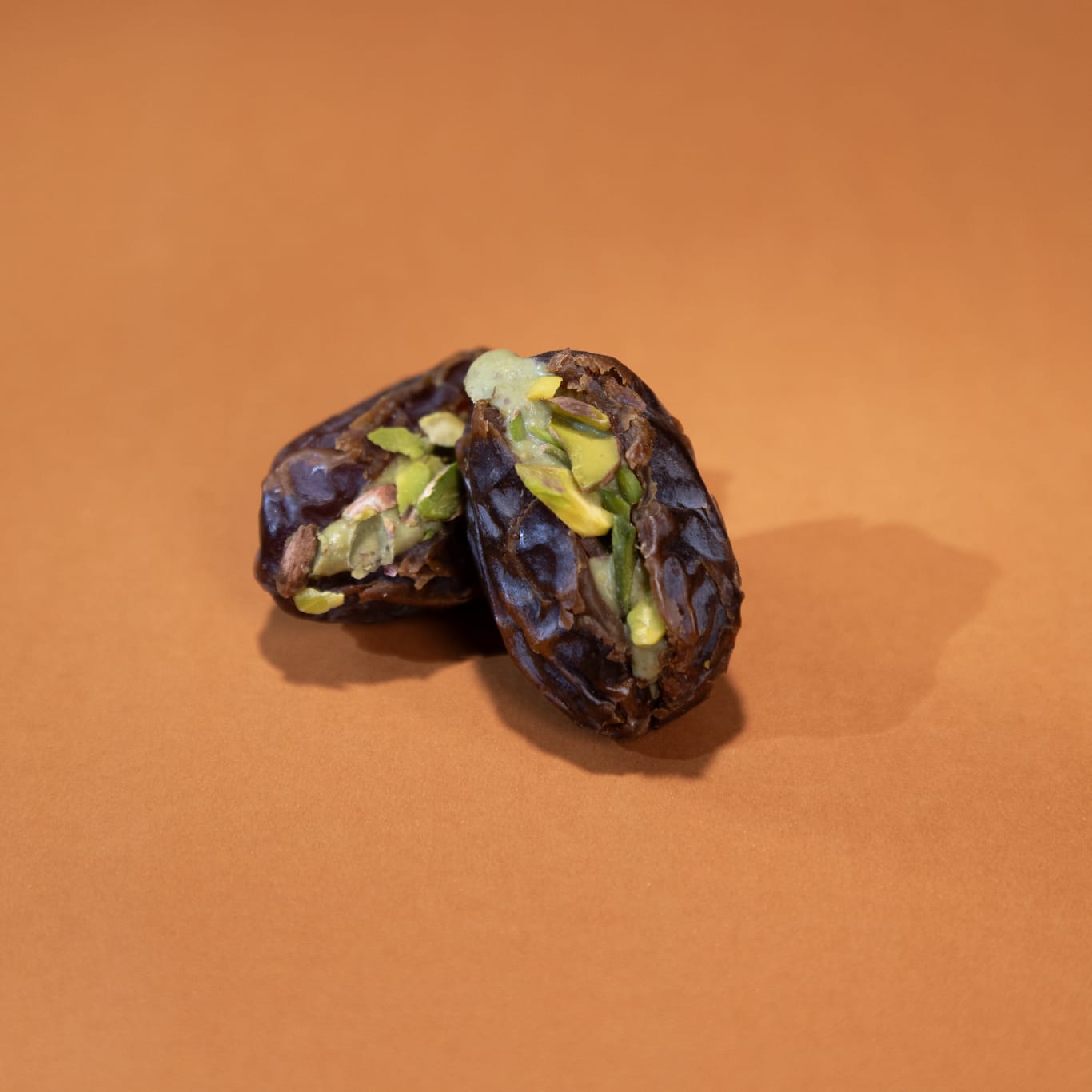 Ominya Delicacy Exquisite Medjool Dates Collection: Elegance in Every Bite – A Special Gift - 24 PCS