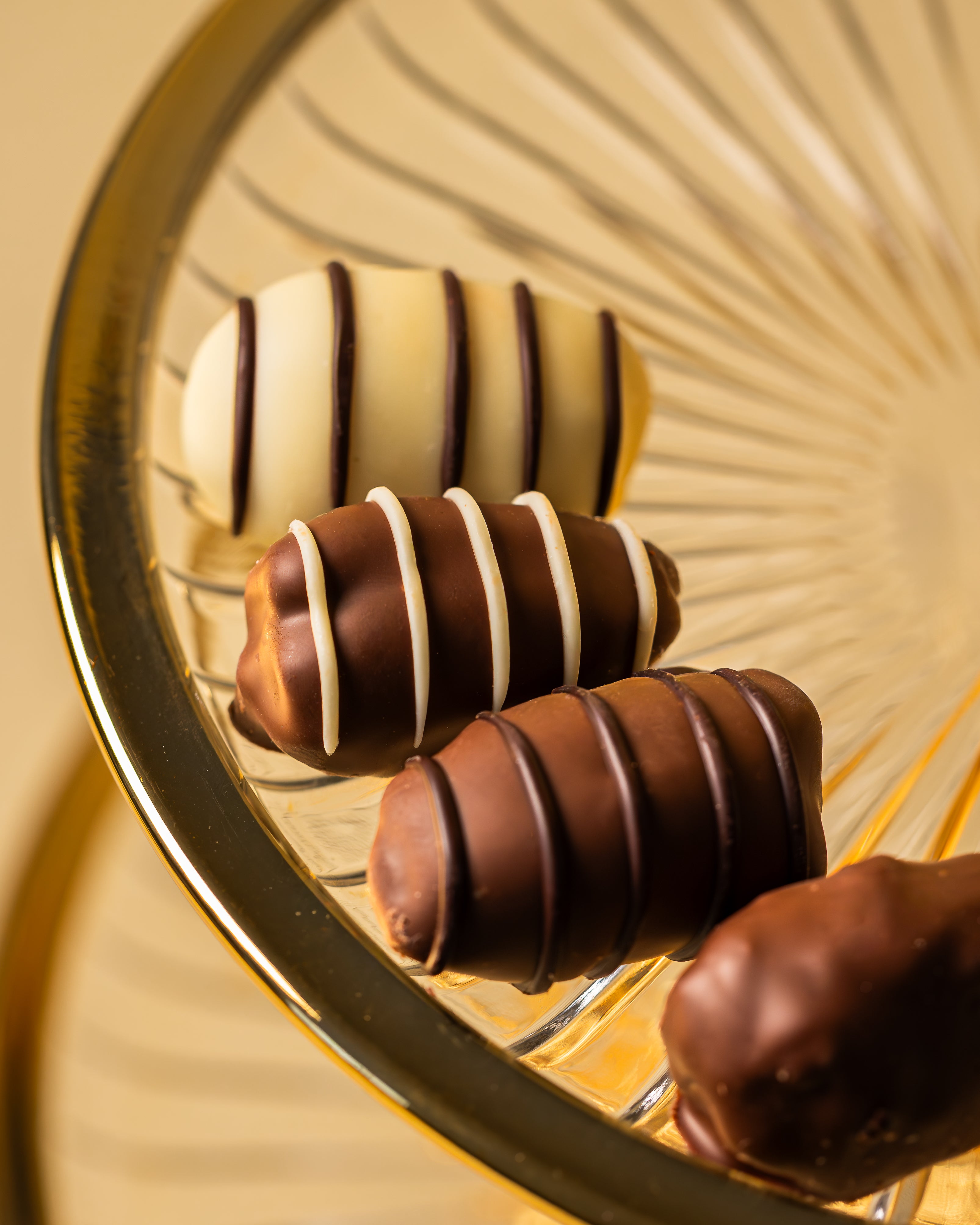 OMNIYA Delicacy – Chocolate Exquisite Dates Box (1 Count, 12-Piece Medjool Dates) – Stuffed & Coated with Milk Chocolate, Pistachio, Caramel & Lotus – Premium Middle Eastern Gift