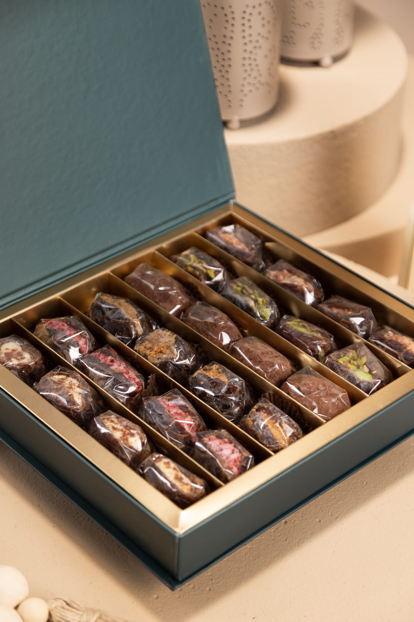 Madjool Dates Gift Box with Assorted Fillings