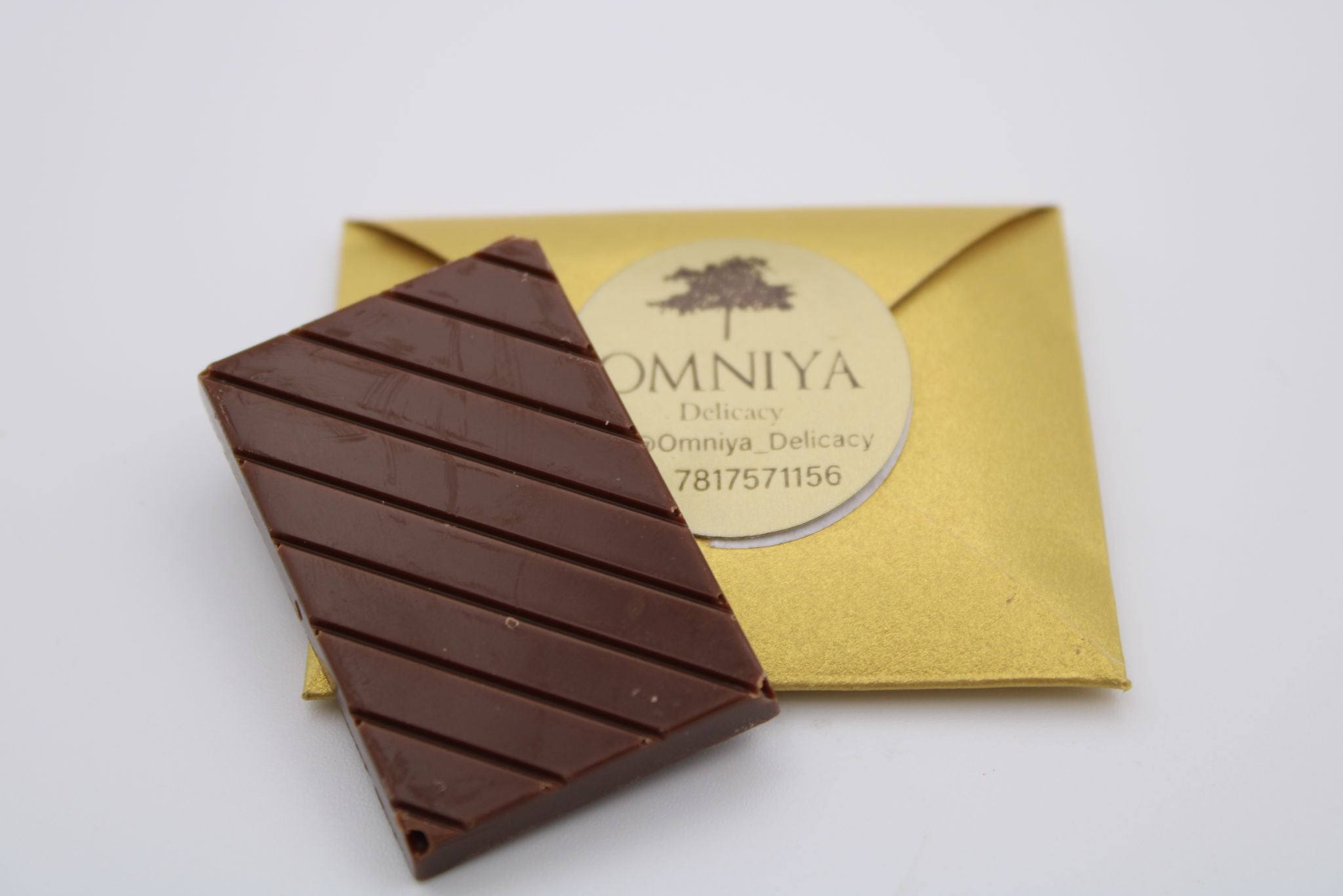 OMNIYA Delicacy Gourmet Milk and Dark Chocolate Collection