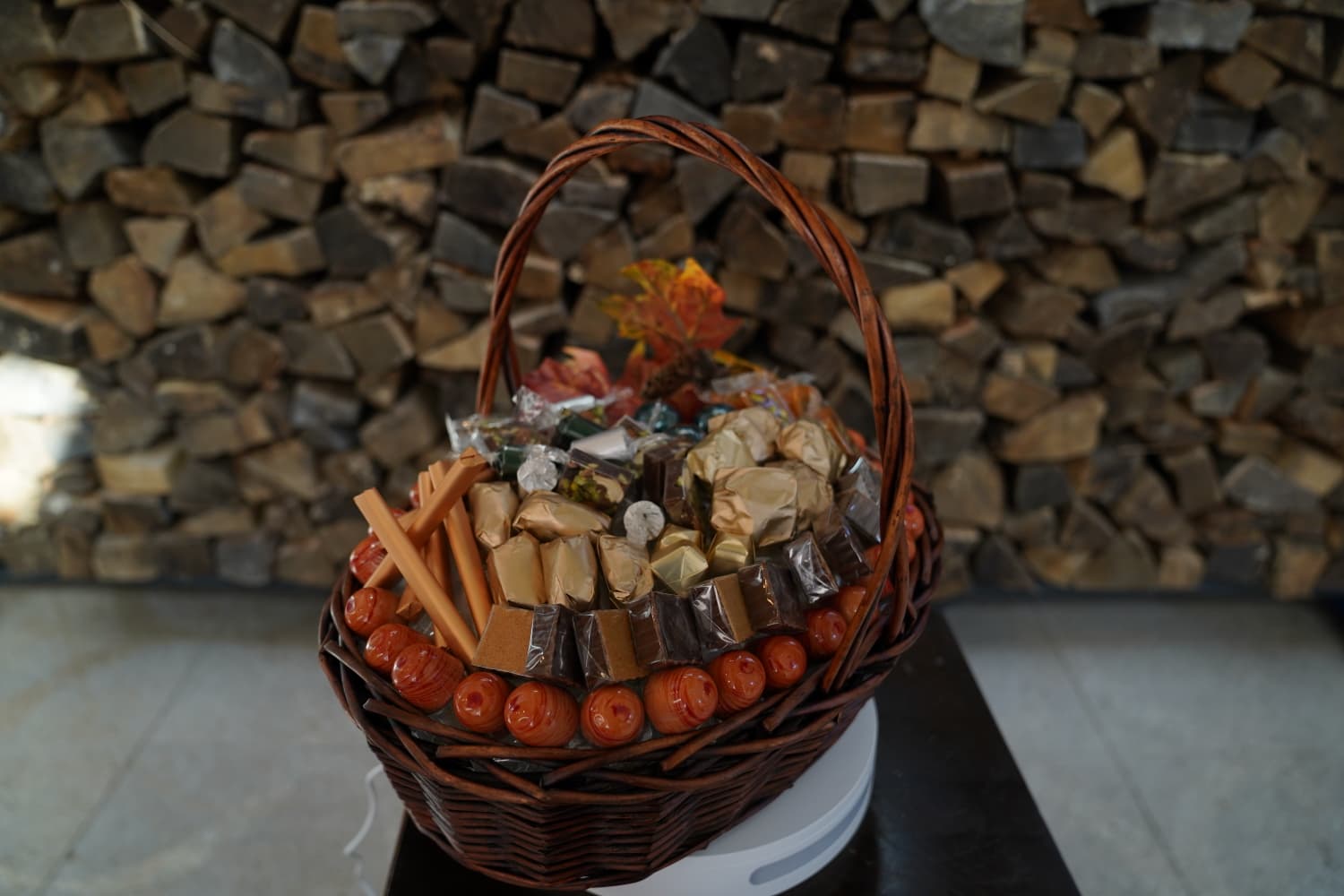 Thanksgiving Chocolate Gift Basket – Gourmet Assorted Chocolates & Sweets for Family, Friends & Holiday Celebrations