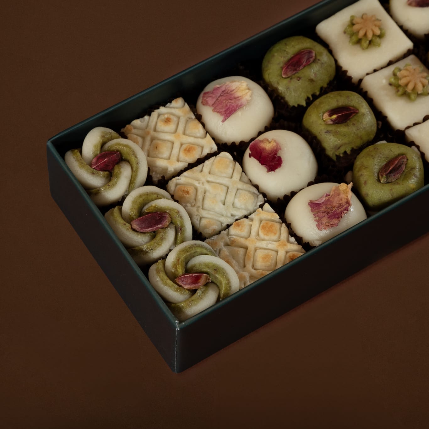 Marzipan Lozina Box 1 Pound / 25 Pieces