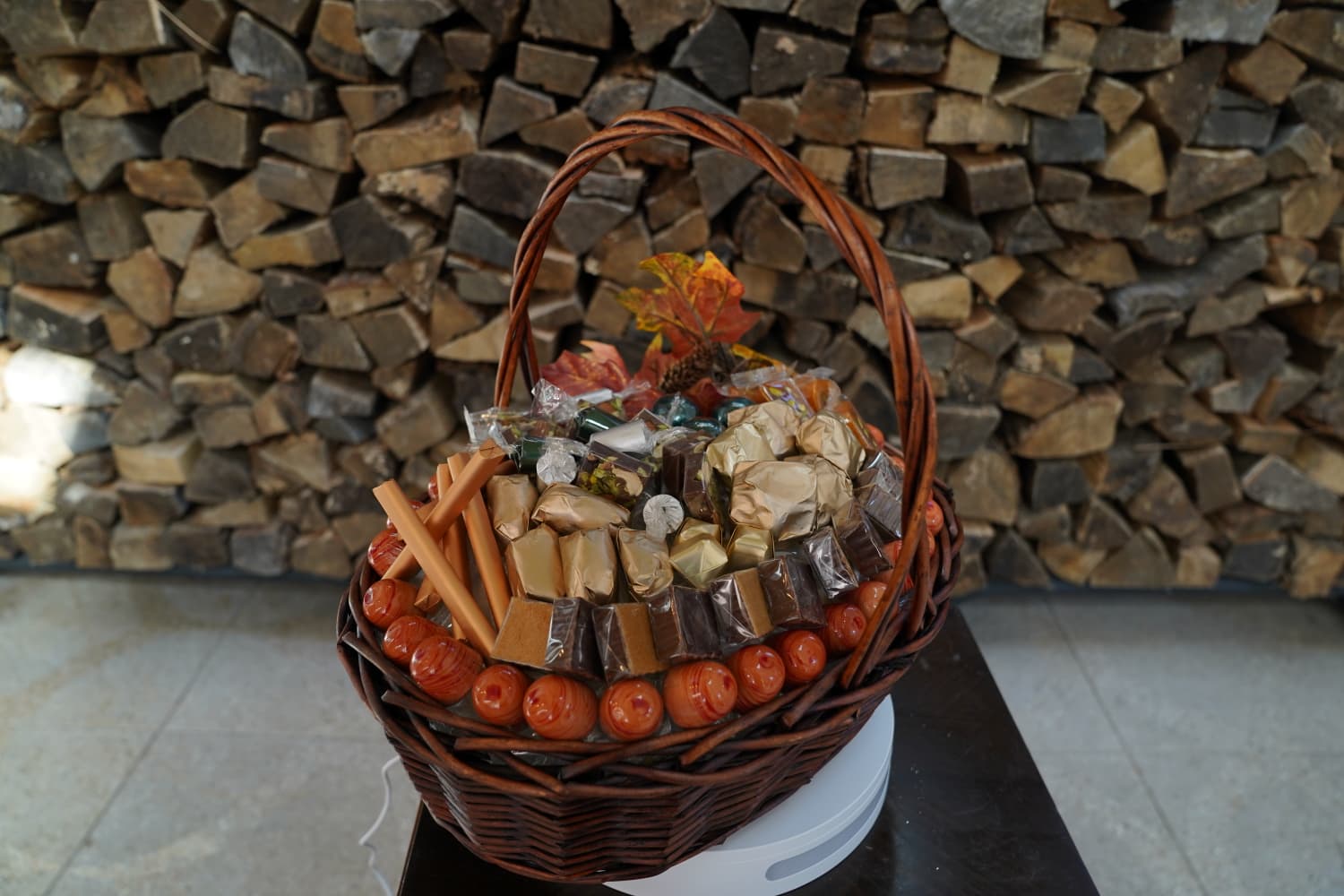 Thanksgiving Chocolate Gift Basket – Gourmet Assorted Chocolates & Sweets for Family, Friends & Holiday Celebrations